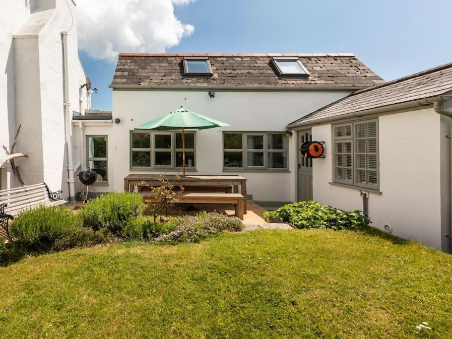 18Th Century Primrose Cottage In Chillington Nr Sea Exterior photo