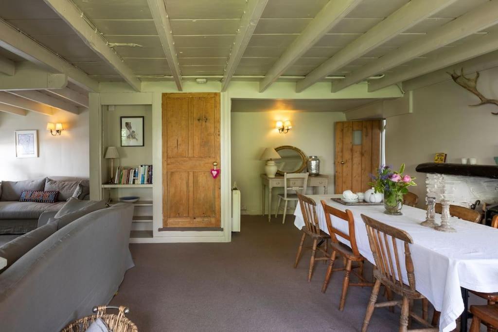 18Th Century Primrose Cottage In Chillington Nr Sea Exterior photo